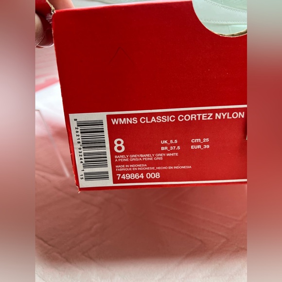 86: Nike Womens Classic Cortez Nylon (Barely Grey/ Barely Grey- White)Size 8 - Picture 8 of 8